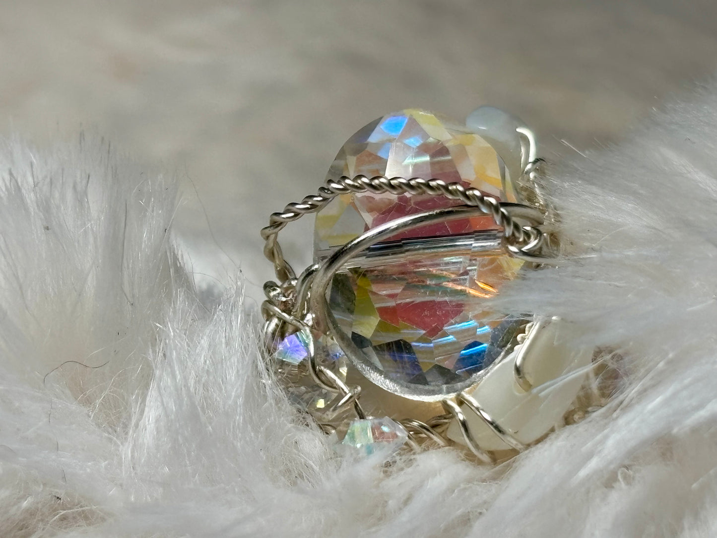 Crystal ring in silver: luminous radiance 