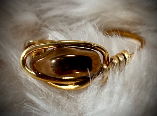 AURORA-COATED HEMATITE: in bronze and gold ring 