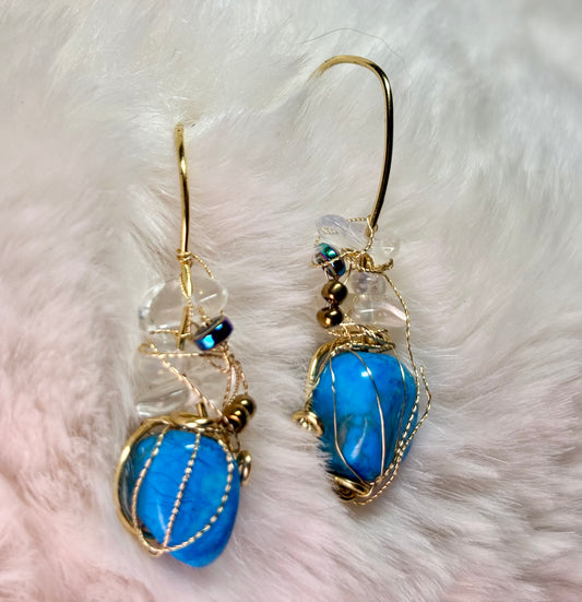 Sky Tide: Howlite Earrings, earring, and pendant set 