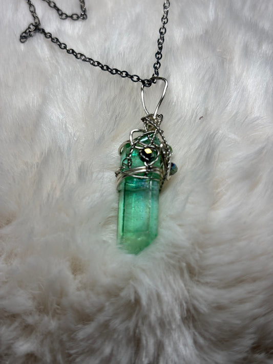 Frozen waters, Emerald Thaw Pendant (set available)