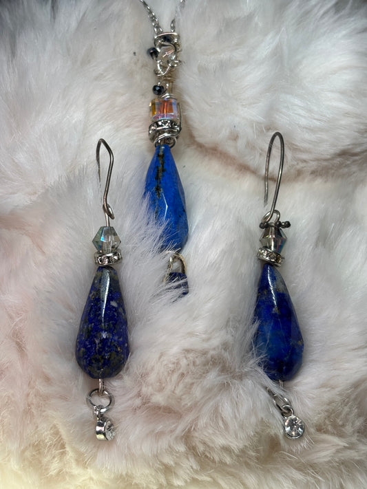 Queen of the night: lapis pendant (set available )