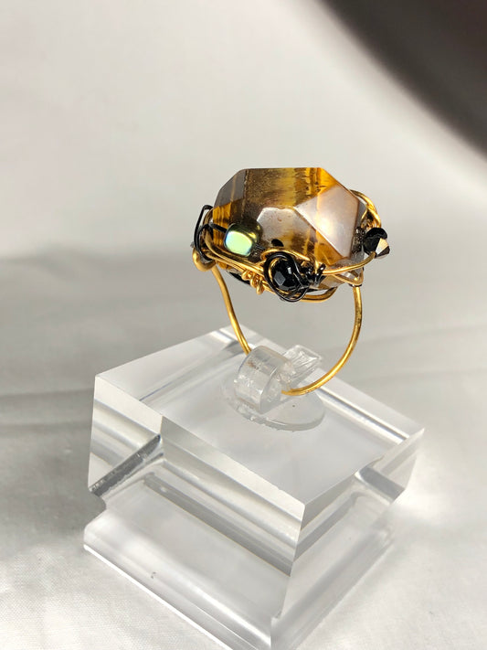 Golden Momentum: LIMITED EDITION