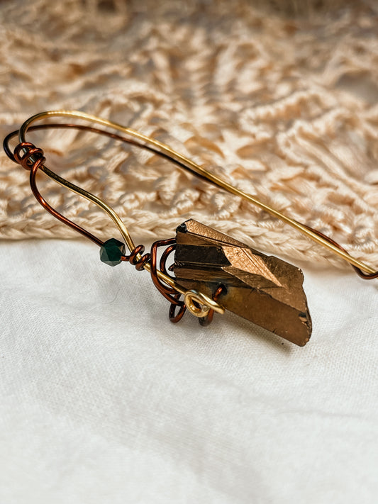 Sagittarius Goldstone Earcuff