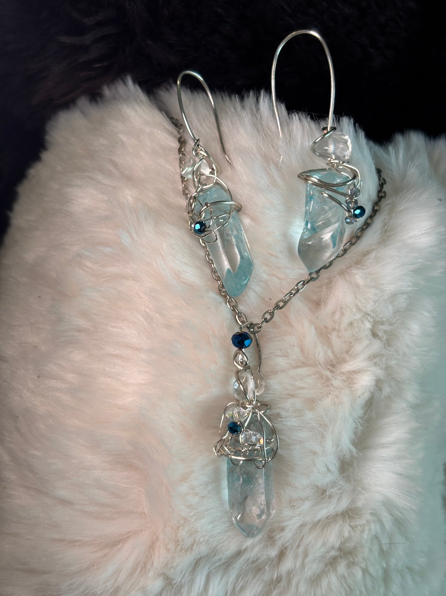 Frozen waters of the first age pendant (set available)