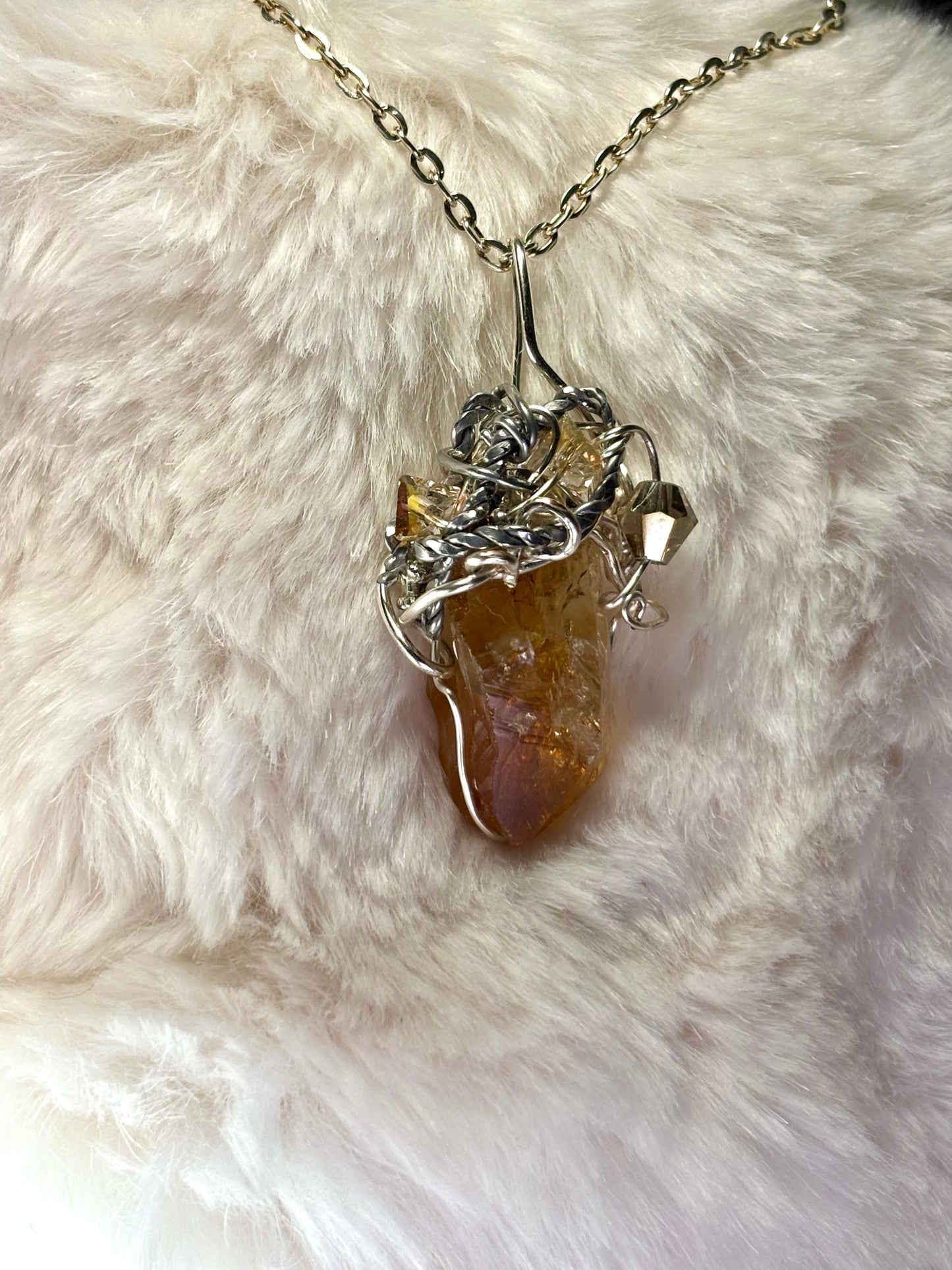Spark the soul: pendant  (set available)￼