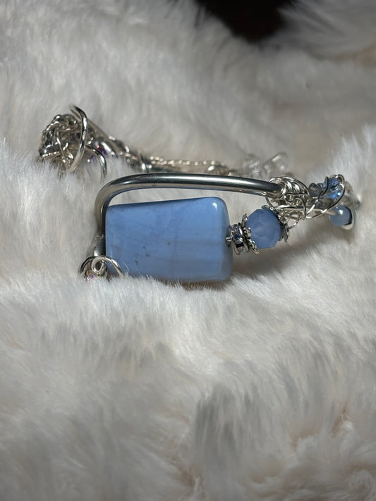 Blue lace agate and Crystal bracelet: Crystal Calm￼