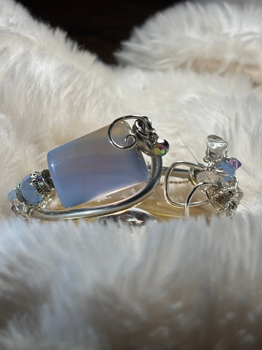 Blue lace agate and Crystal bracelet: Crystal Calm￼