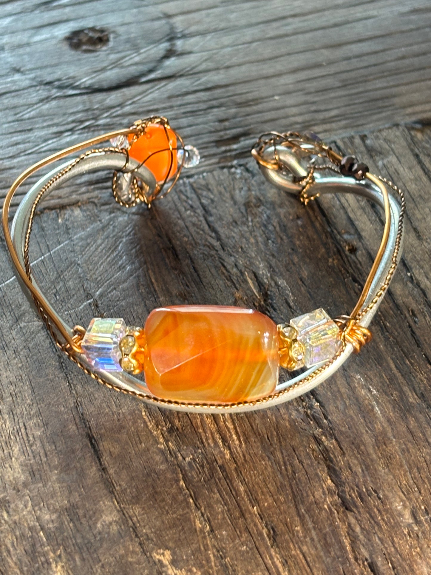 Carnelian Bracelet: Golden Focus