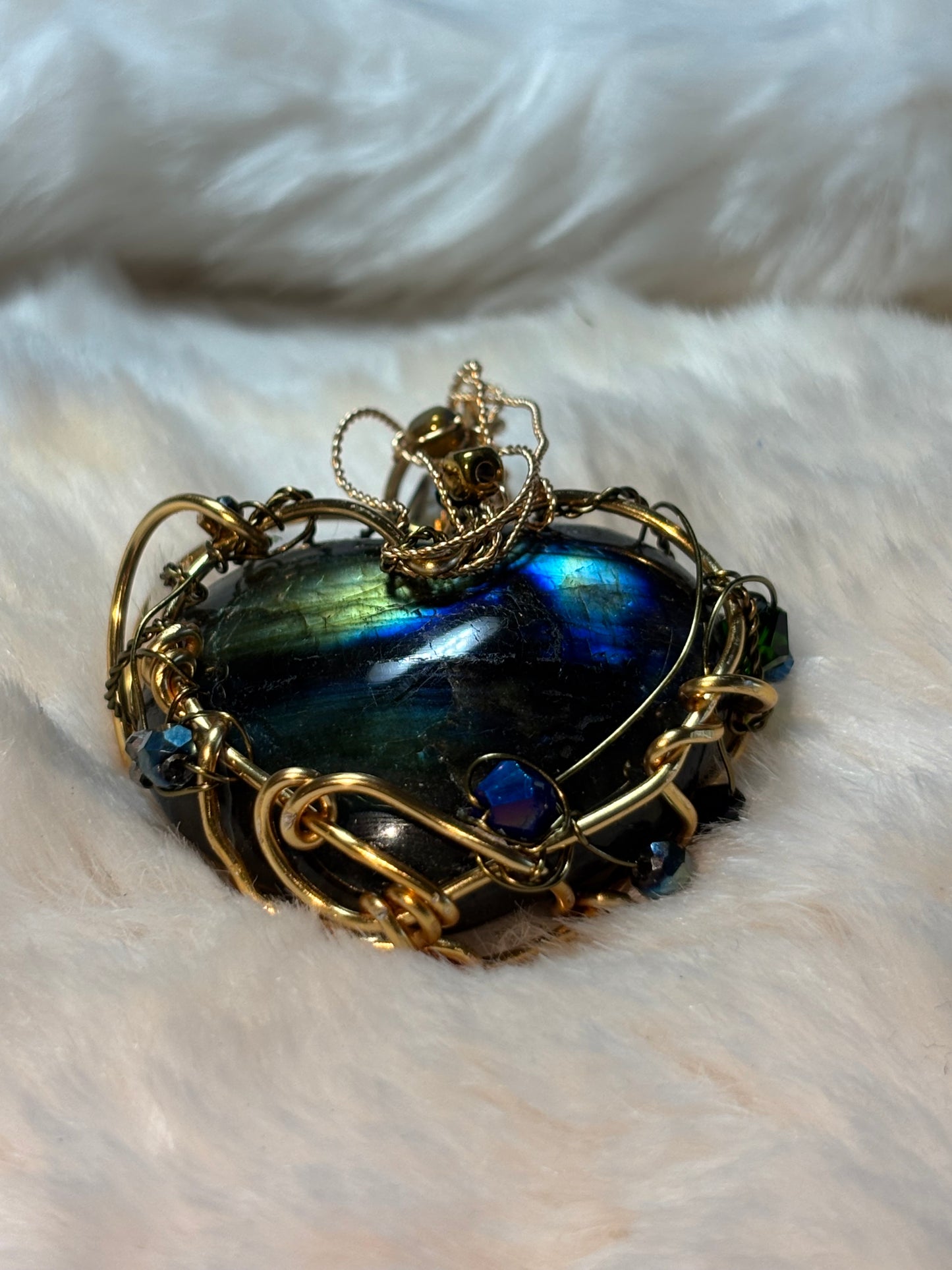 Labradorite heart necklace:


Heart of the Hidden Aurora