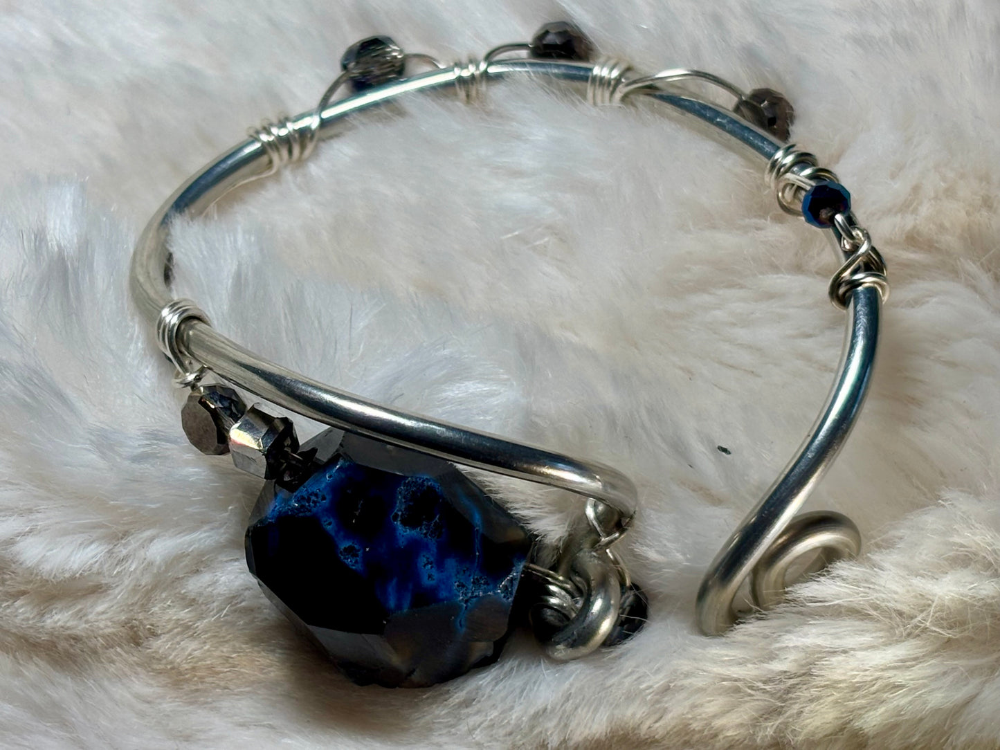 Blue banded agate: Earth Anchor, ￼￼