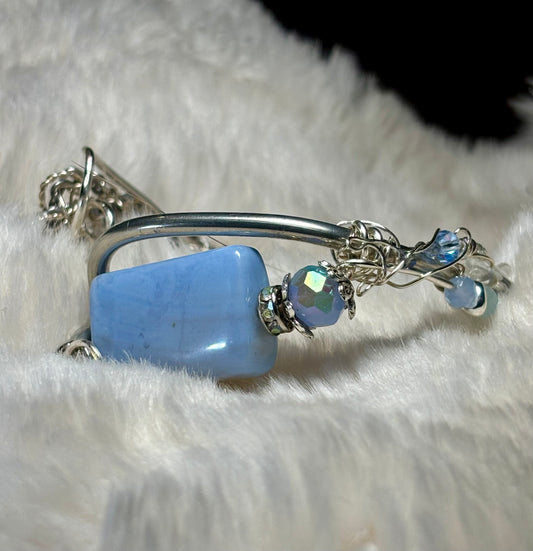 Blue lace agate and Crystal bracelet: Crystal Calm￼
