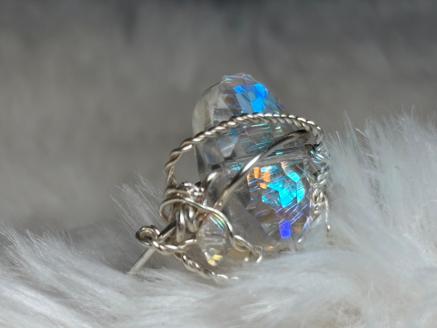 Crystal ring in silver: luminous radiance ￼￼