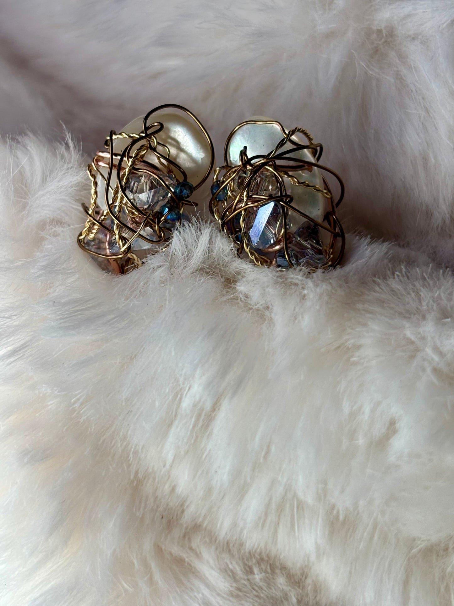 Deco siren: pearl and Crystal earrings