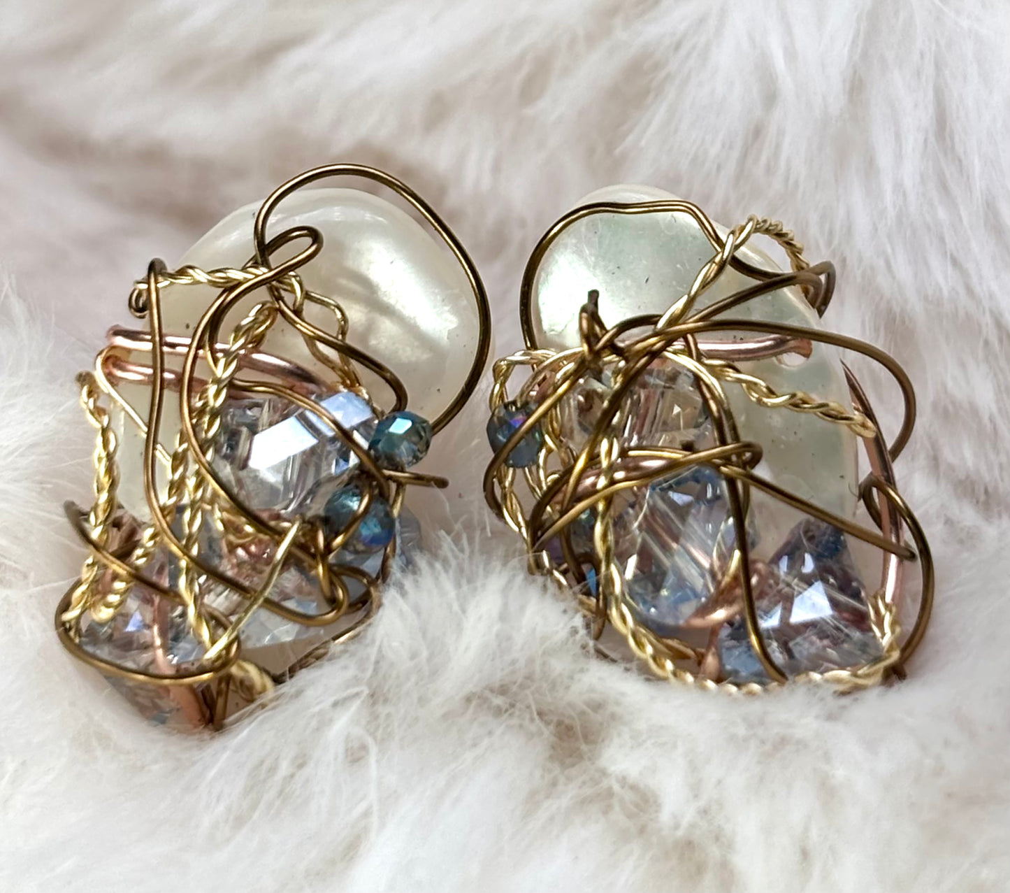 Deco siren: pearl and Crystal earrings