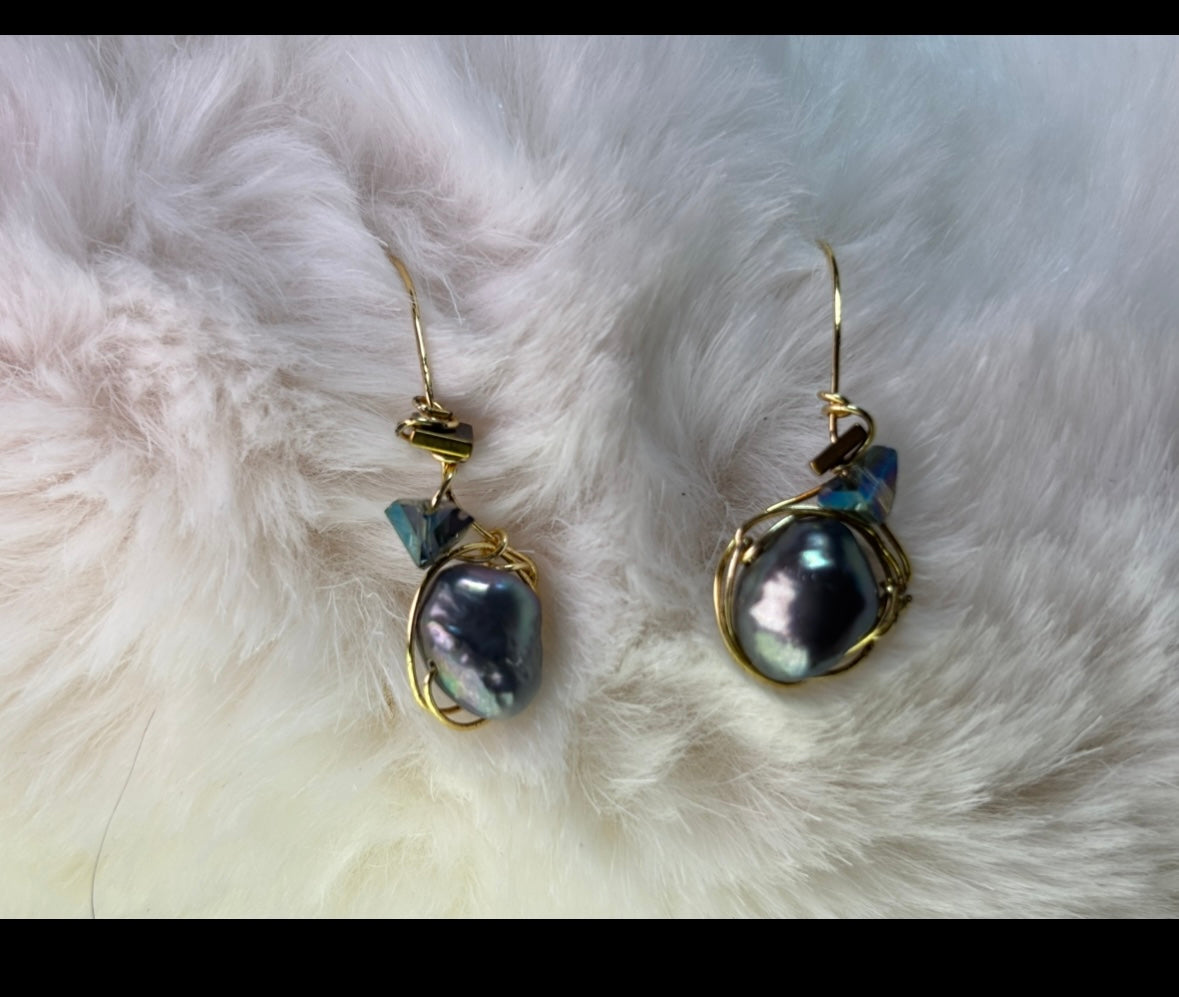 Pearls of the Deep pendant (set available)