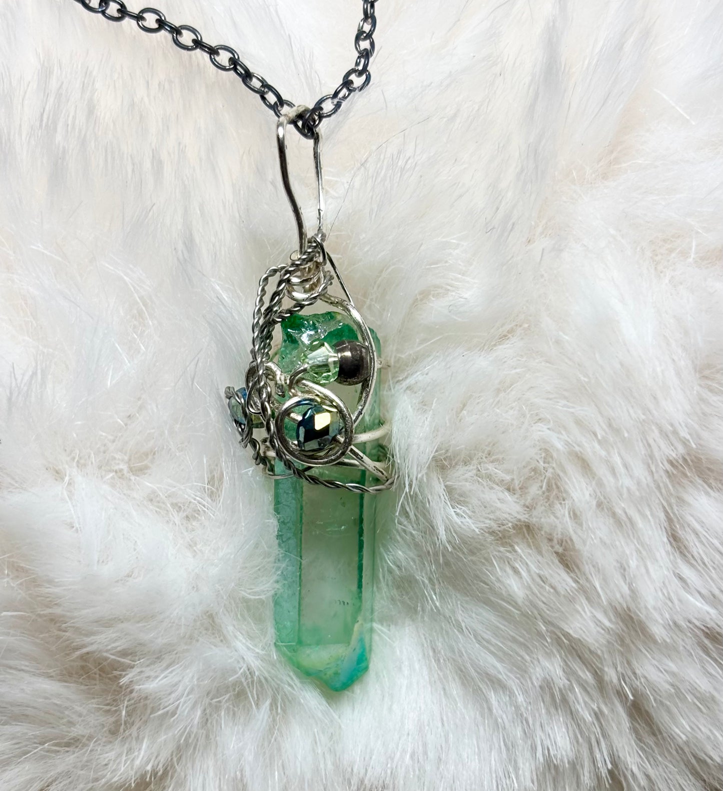 Frozen waters, Emerald Thaw Pendant (set available)