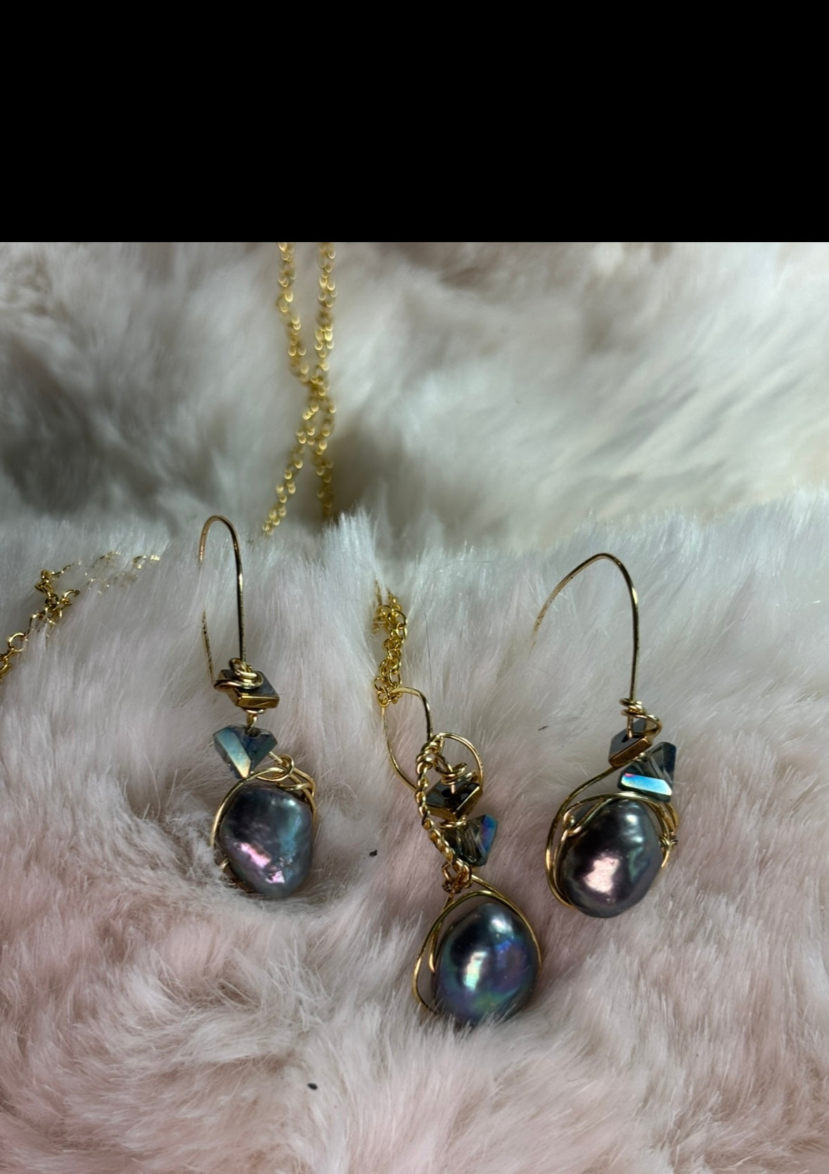 Pearls of the Deep pendant (set available)