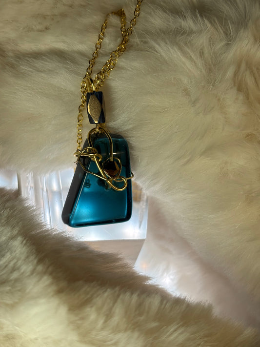 Blue Hour Drops
Candy Collection – Twilight Edition pendant (set available)