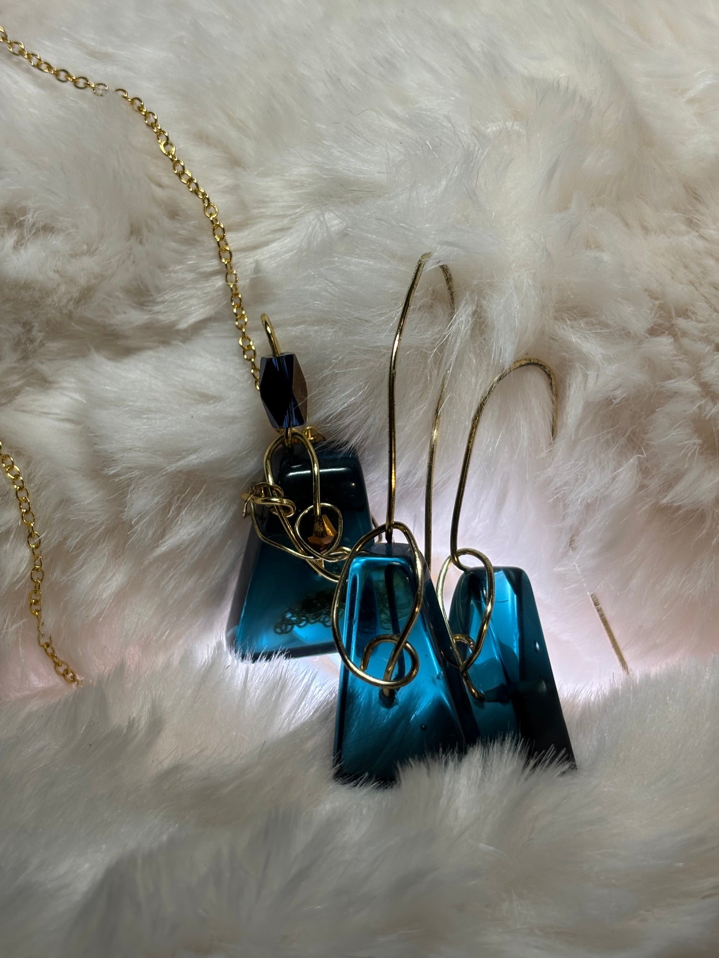 Blue Hour Drops
Candy Collection – Twilight Edition pendant (set available)