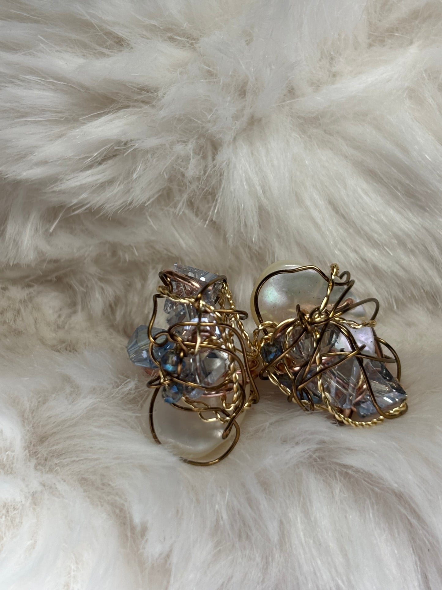 Deco siren: pearl and Crystal earrings