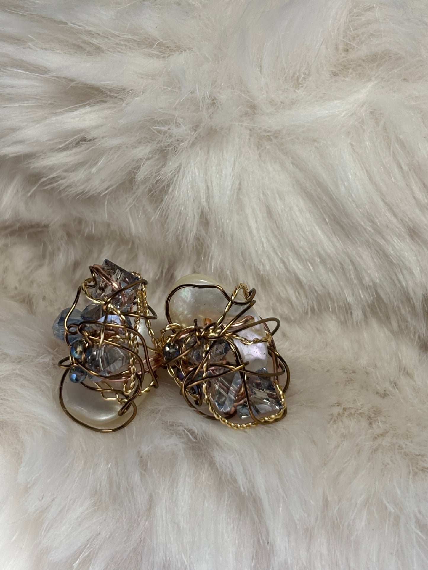 Deco siren: pearl and Crystal earrings