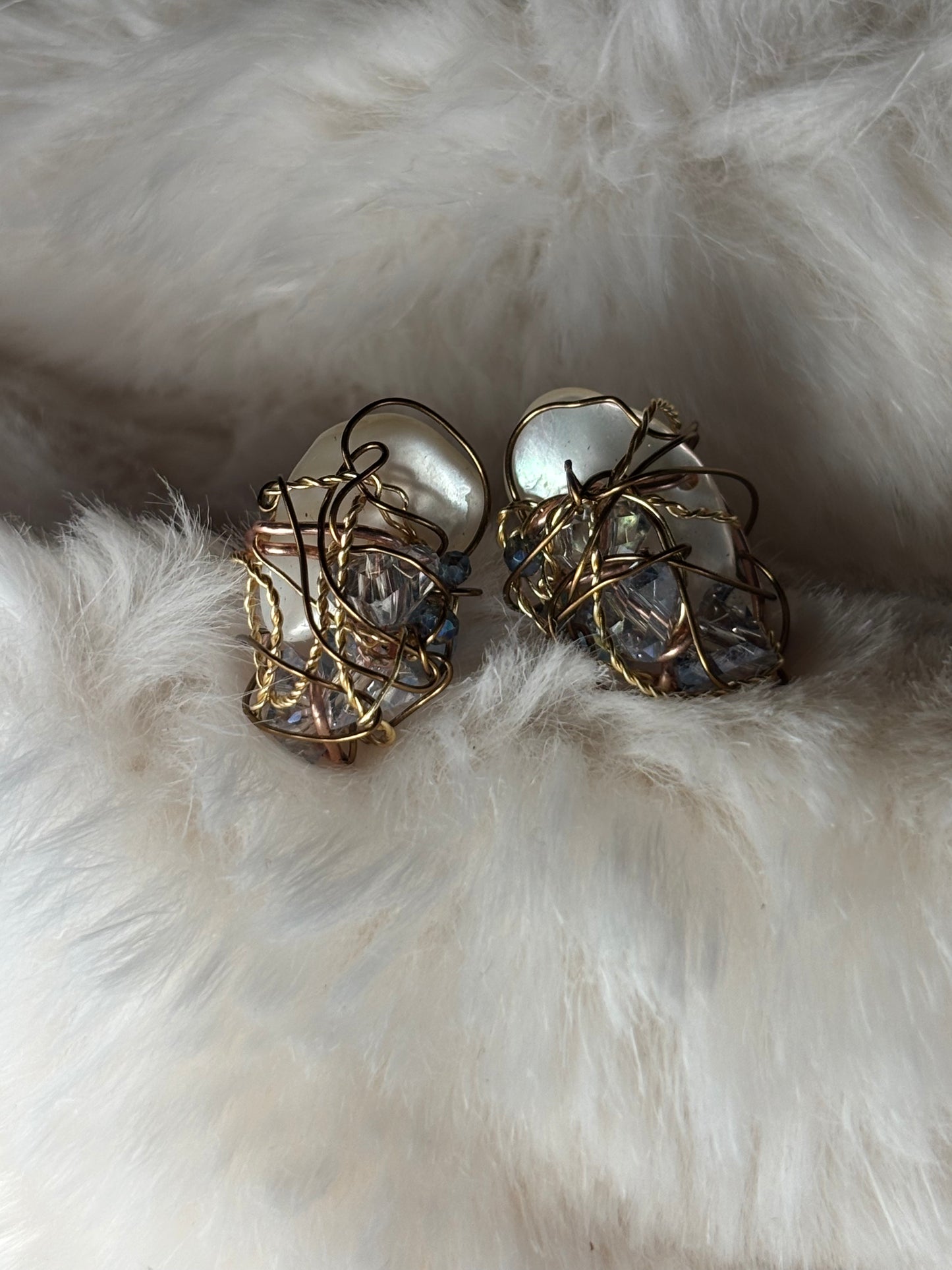 Deco siren: pearl and Crystal earrings