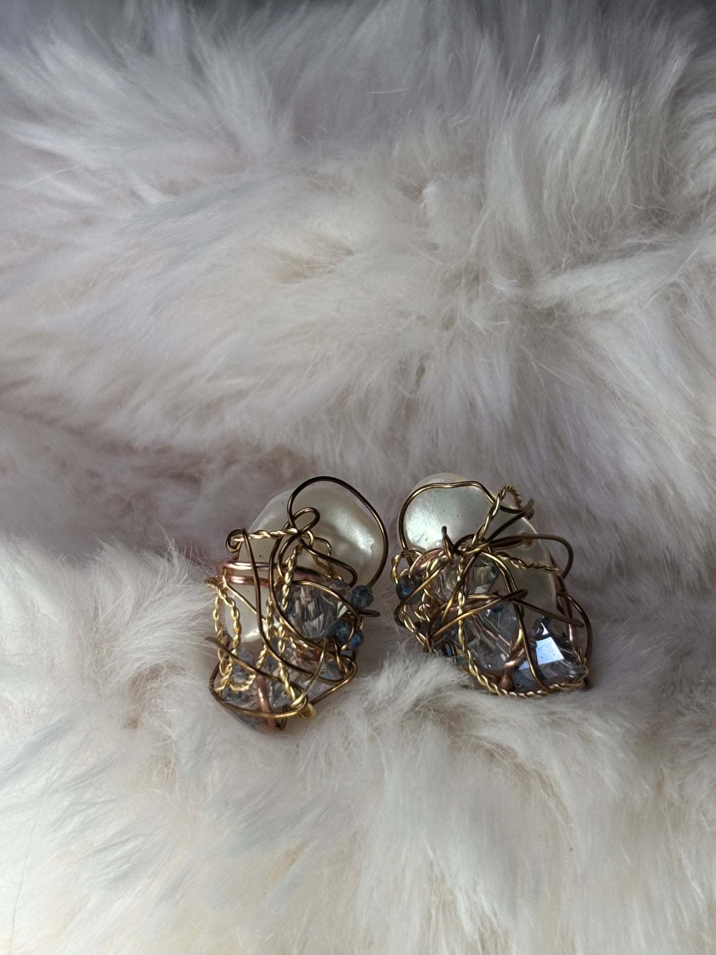 Deco siren: pearl and Crystal earrings